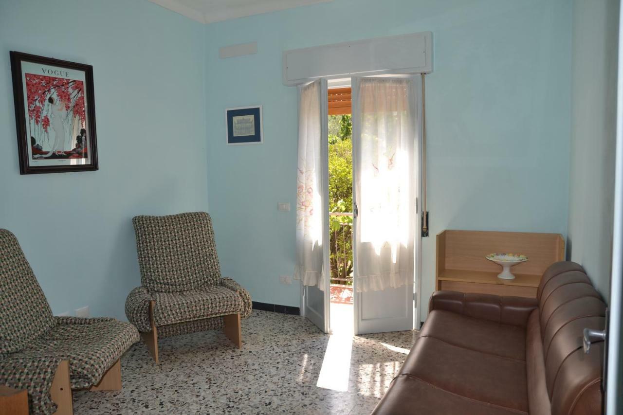 Ferienwohnung La Casa Del Prussiano Diano Castello Exterior foto
